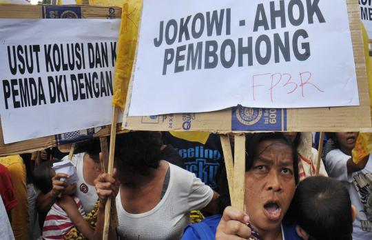 Ratusan warga tuntut jaminan kesehatan di kantor Jokowi