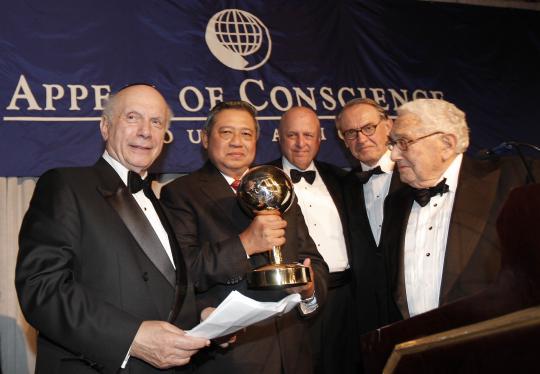 SBY terima World Statesman Award 2013