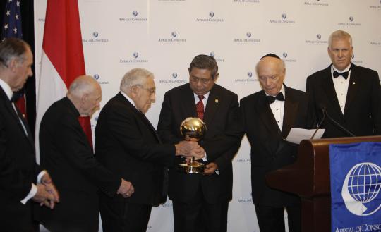 SBY terima World Statesman Award 2013