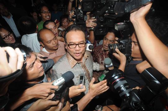 8 Jam KPK periksa Rusli Zainal terkait kasus suap PON Riau