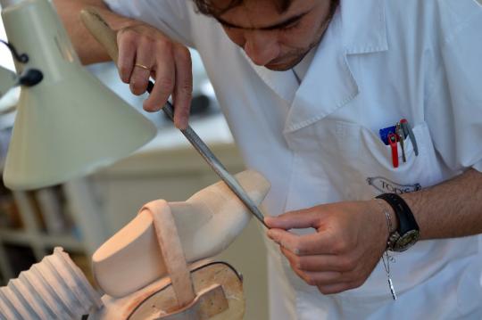 Menengok pabrik sepatu mewah Tod's di Italia