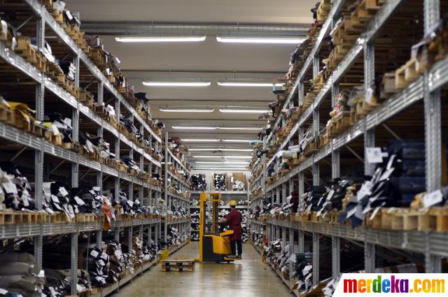Foto Menengok pabrik sepatu  mewah Tod s di  Italia 
