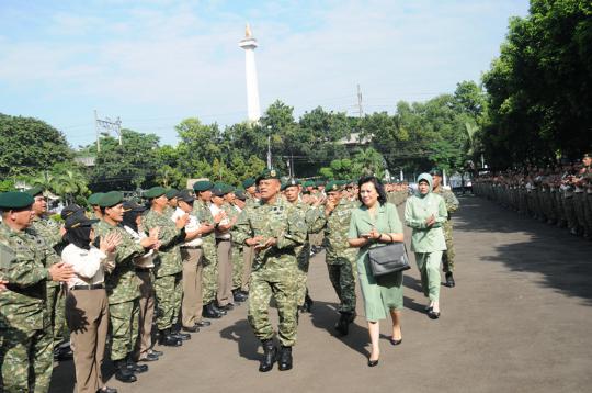 Upacara prajurit baret hijau sambut kehadiran Pangkostrad baru