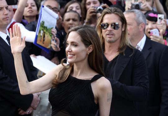 Penampilan perdana Angelina Jolie setelah operasi payudara