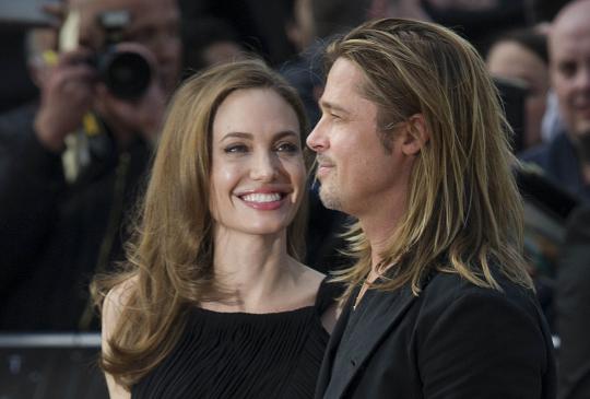 Penampilan perdana Angelina Jolie setelah operasi payudara