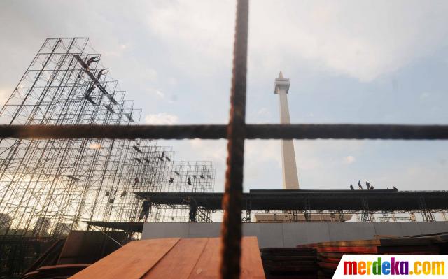 Foto : Panggung raksasa di Monas siap sambut perayaan HUT 