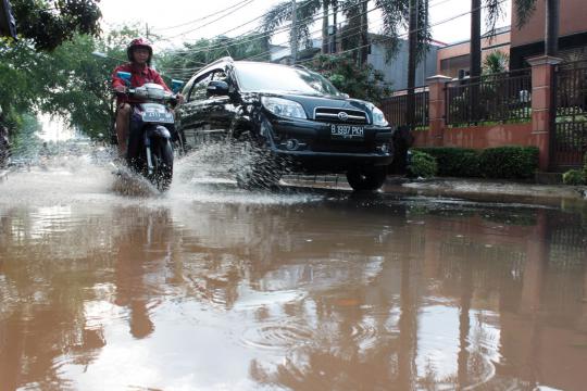 Drainase buruk, jalanan ibu kota gampang tergenang air