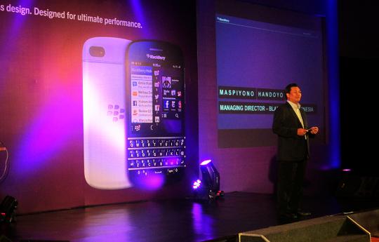 BlackBerry Q10 akhirnya resmi berkenalan dengan publik Indonesia