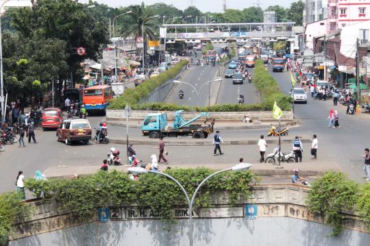 Lapak PKL digusur, arus lalu lintas di Pasar Minggu lancar