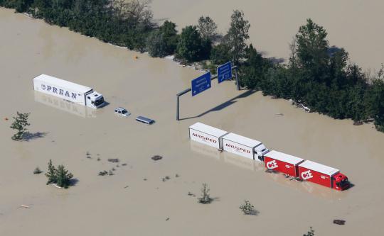 Banjir Eropa makin parah