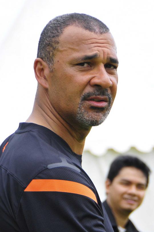 Aksi Louis Van Gaal, Ruud Gullit & Patrick Kluivert di Senayan