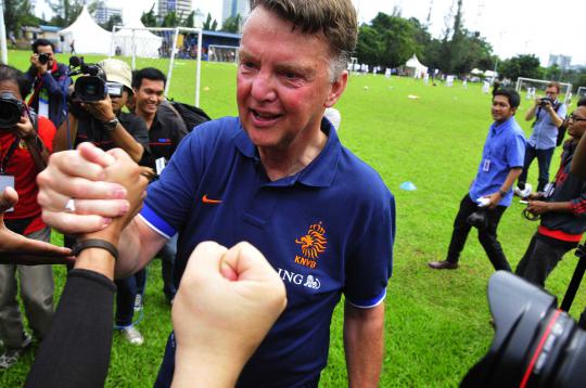 Aksi Louis Van Gaal, Ruud Gullit & Patrick Kluivert di Senayan