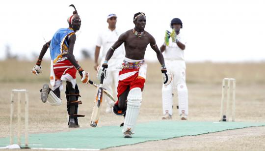 Ketika suku pedalaman Kenya ikut bermain cricket