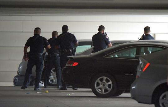 Kepolisian terus sisir lokasi penembakan misterius di California