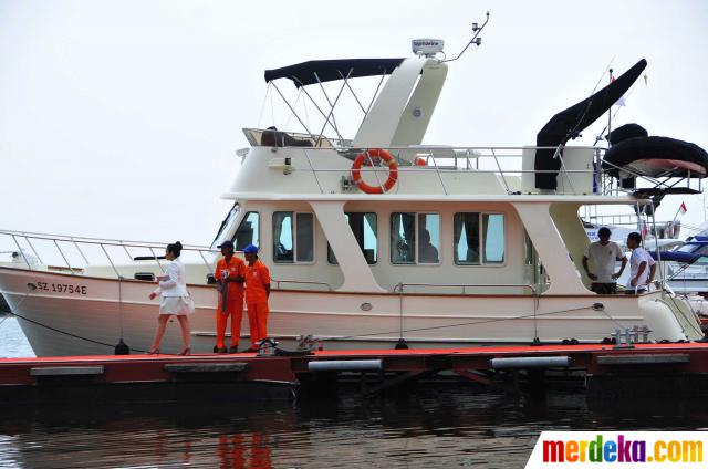 Foto 15 Kapal mewah kelas dunia berlabuh di Pelabuhan Foto 15 Kapal mewah kelas dunia berlabuh di Pelabuhan
