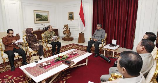 SBY menerima DKPP di Kantor Presiden