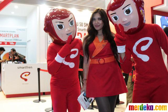 Foto : Para SPG cantik hiasi pameran ponsel di Senayan 