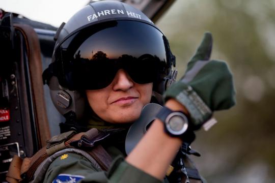 Ayesha Farooq, pilot tempur cantik pertama Pakistan