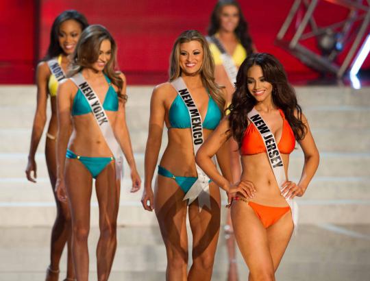 Daya tarik para wanita di malam Miss USA 2013