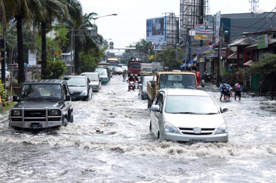 Banjir rob terjang kawasan Gunung Sahari