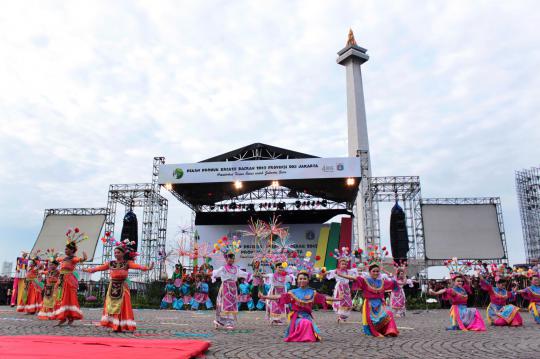 Model dan penari cantik meriahkan PRJ 'tandingan' di Monas