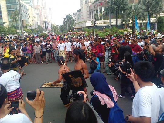 Kemeriahan parade budaya Lombok-Sumbawa di Bundaran HI