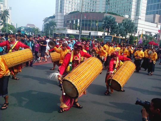 Kemeriahan parade budaya Lombok-Sumbawa di Bundaran HI