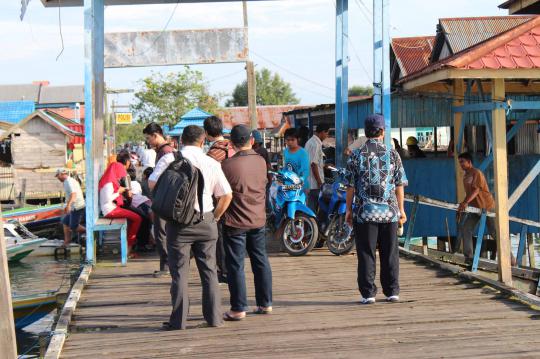 Pegawai pajak Batulicin, seberangi laut sambangi Wajib Pajak