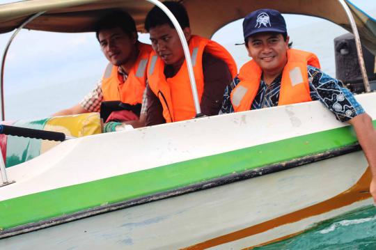 Pegawai pajak Batulicin, seberangi laut sambangi Wajib Pajak