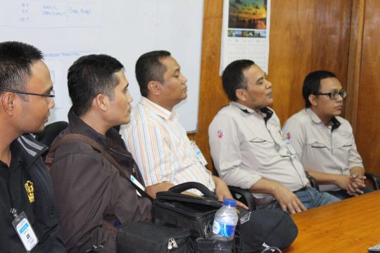 Pegawai pajak Batulicin, seberangi laut sambangi Wajib Pajak