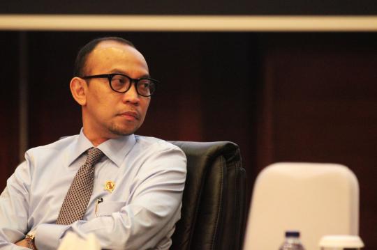 Menteri Keuangan Chatib Basri umumkan APBN-P 2013