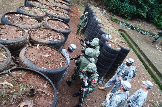 Kostrad dan tentara AS latihan perang bersama di Karawang