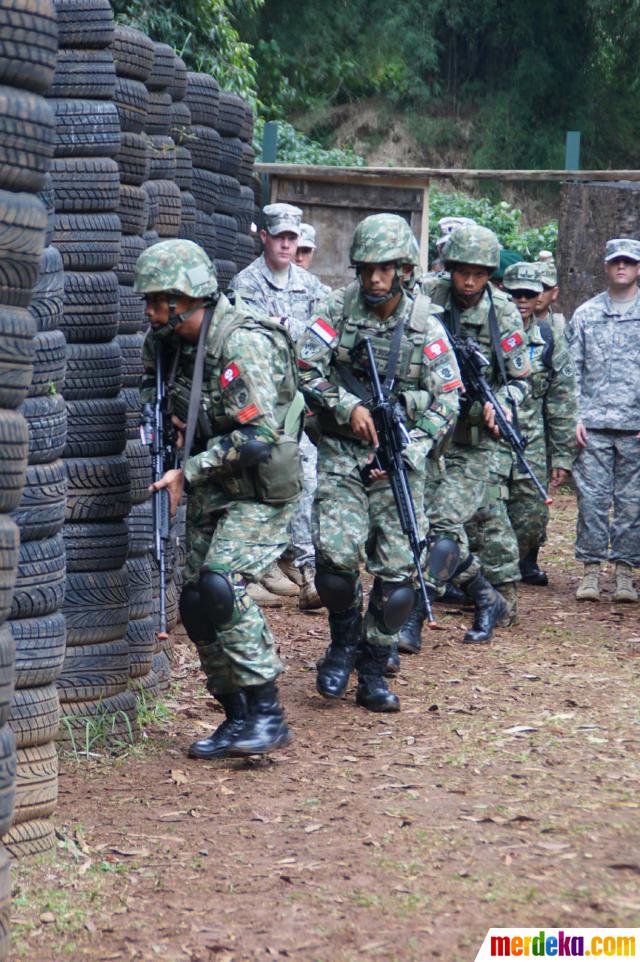  Foto Kostrad dan tentara AS latihan perang bersama di 