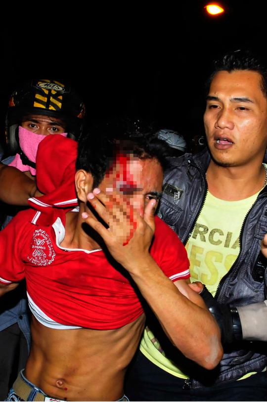Demo BBM, mahasiswa UBK saling lempar batu dengan aparat