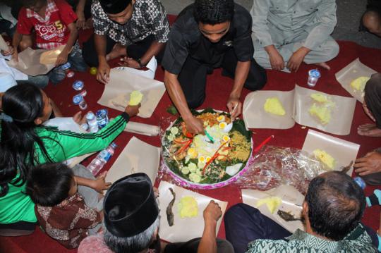 Tumpeng sepanjang 2 Km warnai Haul Bung Karno