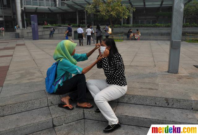 Foto : Orang Malaysia kelabakan terima asap Indonesia 