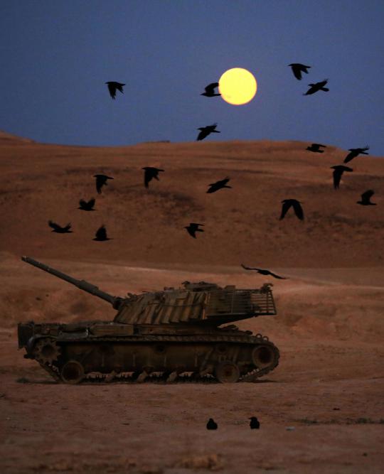 Indahnya Supermoon diabadikan dari berbagai negara