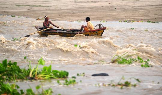 Aksi penyelamatan mendebarkan korban banjir besar India