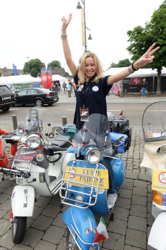 Kemeriahan konvoi 2.300 Vespa peringati Hari Vespa se-Dunia 2013
