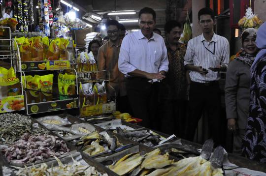 Mendag Gita Wirjawan sidak ke Pasar Tebet