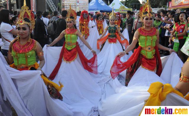 Foto : Para gadis cantik warnai Karnaval Budaya di PRJ 