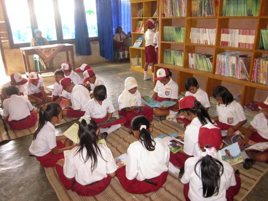 Kisah perjuangan guru sekolah dasar di pelosok Jambi