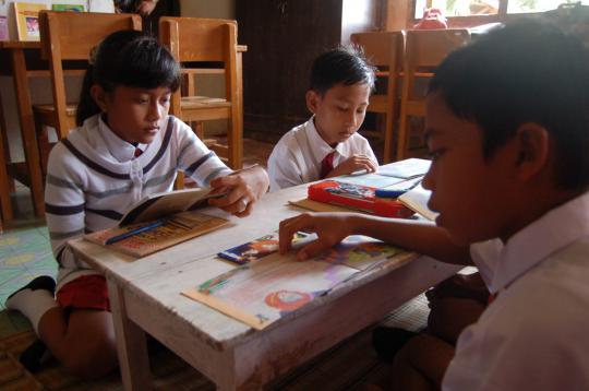 Kisah perjuangan guru sekolah dasar di pelosok Jambi