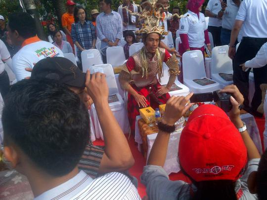 Kostum unik Jokowi di Jakarnaval 2013