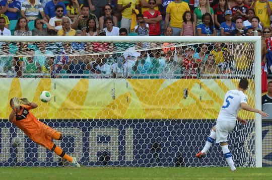 Italia mengalahkan Uruguay di Piala Konfederasi 2013