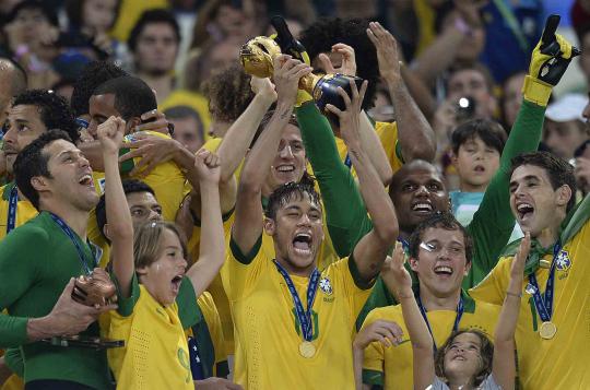 Luar biasa, Brasil kalahkan Spanyol 3-0 di final
