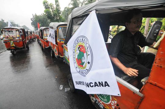 Puluhan sopir bajaj minta Jokowi pecat Kadishub Udar Pristono