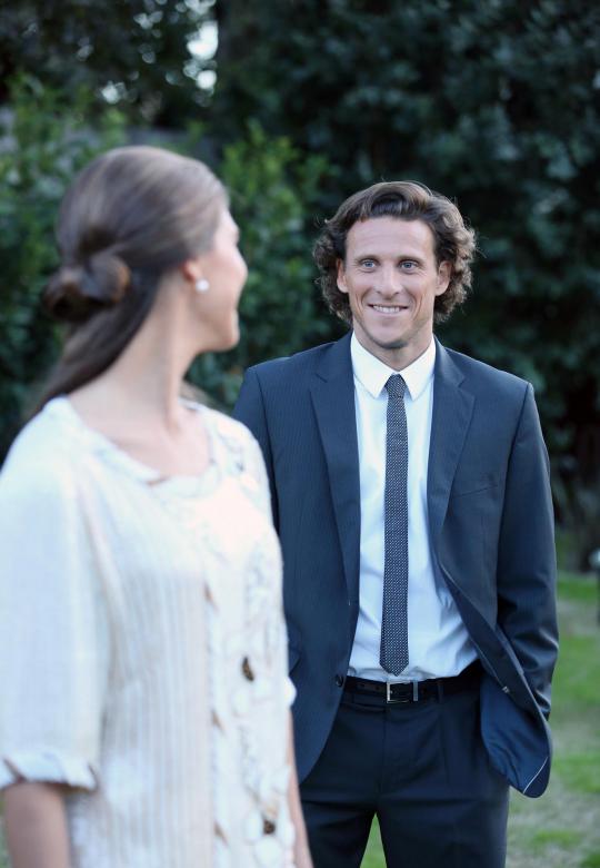 Kebahagiaan Diego Forlan lepas masa lajang bersama Paz Cardoso