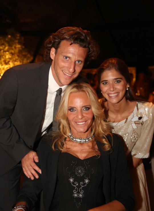 Kebahagiaan Diego Forlan lepas masa lajang bersama Paz Cardoso