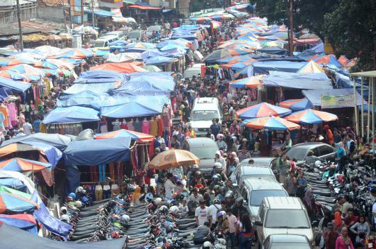 Pasar Tanah Abang kembali macet semrawut